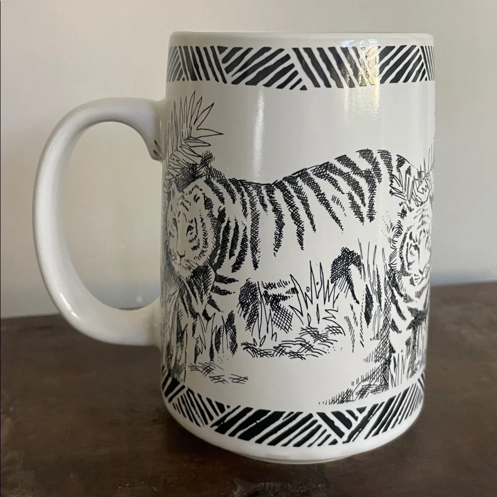 •| Tiger mug